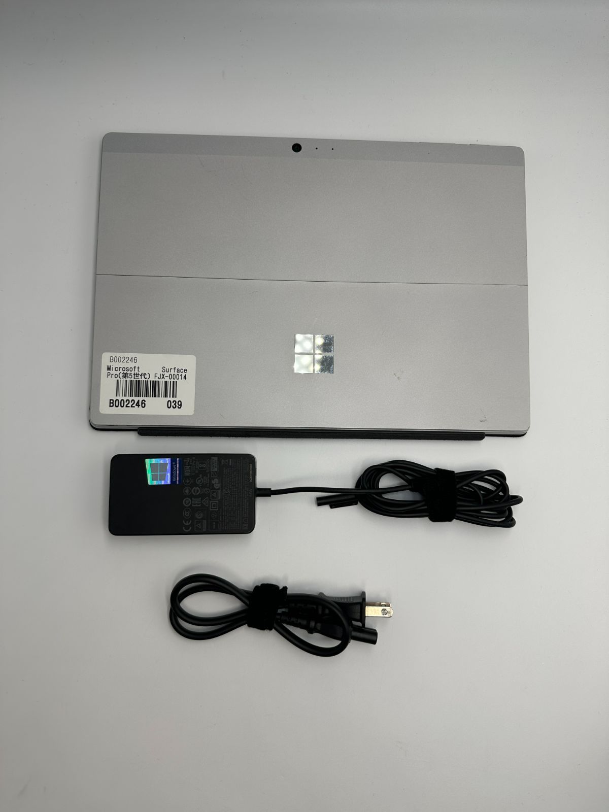 Microsoft Surface Pro(第5世代) FJX-00014 - メルカリ