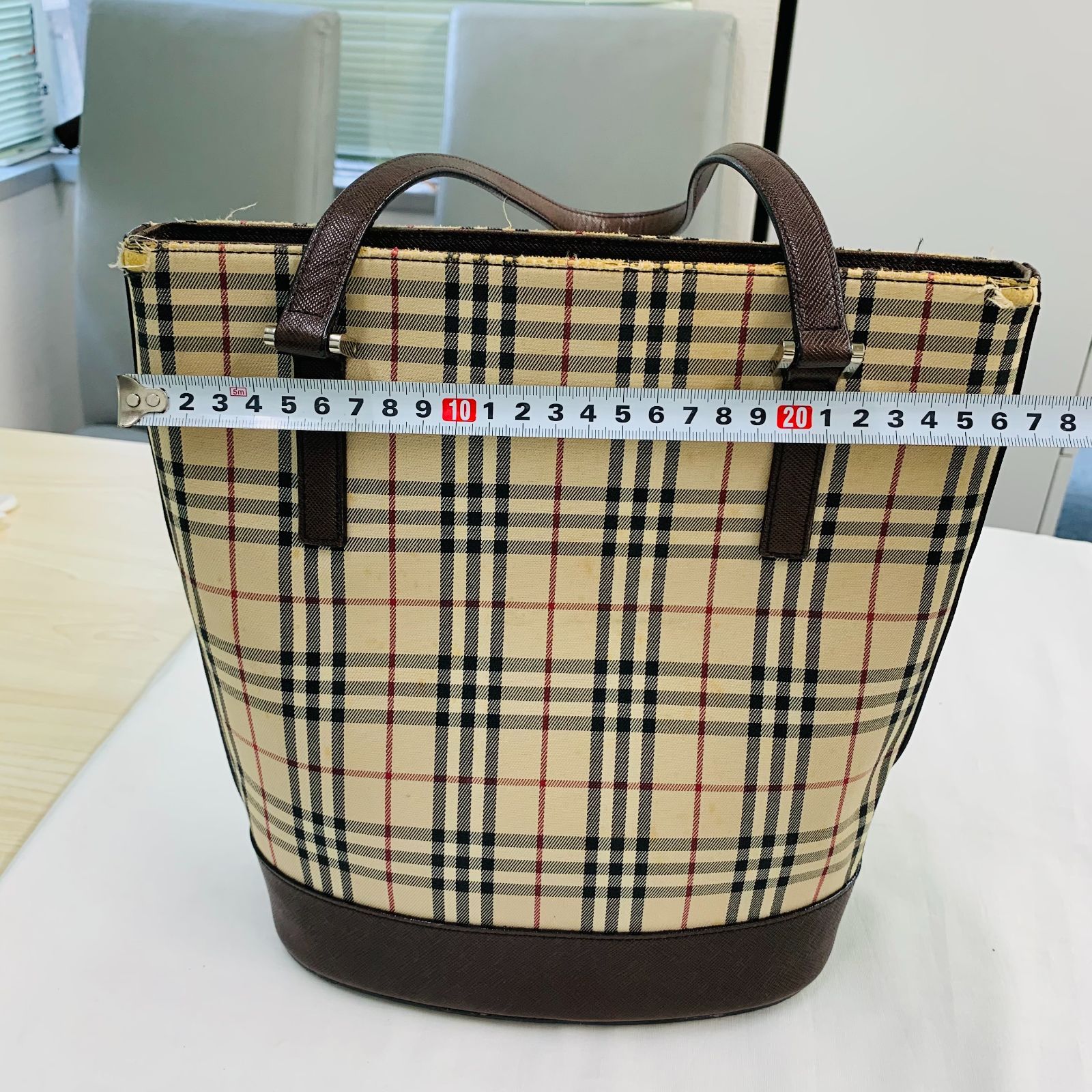 BURBERRYノバチェック柄バケツ型トートバッグ 中型 ベージュ Burberry ノバチェック バケツ型 トートバッグ - メルカリ