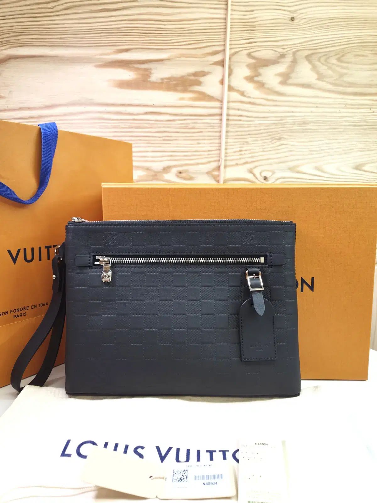 未使用級 Louis Vuitton ルイヴィトン Take Off ポーチ クラッチバッグ