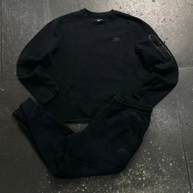 105 NIKE テックパック スウェット トレーナー セットアップ