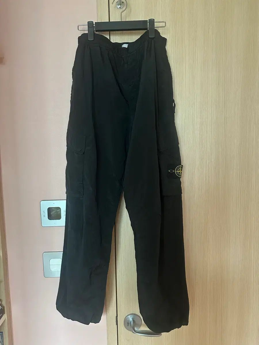 STONE ISLAND ストーンアイランド ブラック カーゴ ズボン