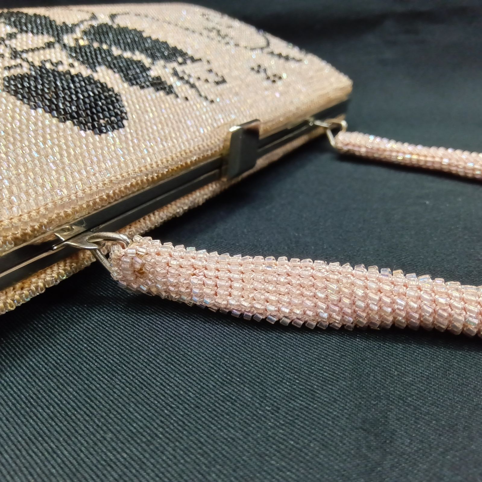 🔴 昭和レトロ 🔷 両面同柄 ビーズ刺繍バッグ ／ 2WAY 🔴 ビーズ