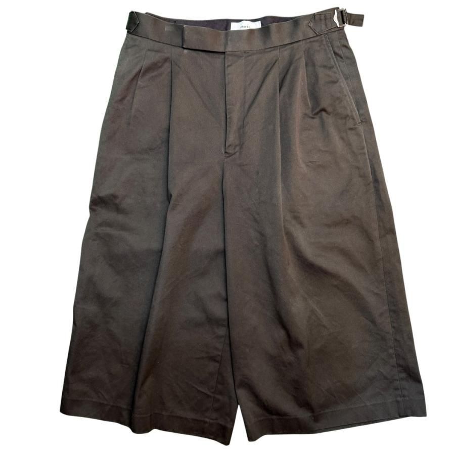 サイズ【2】マーカ MARKA 25SS／ TWO TUCK CROPPED TROUSERS ／2タッククロップトラウザーショートパンツ M25B05PT01E　 8065000233942