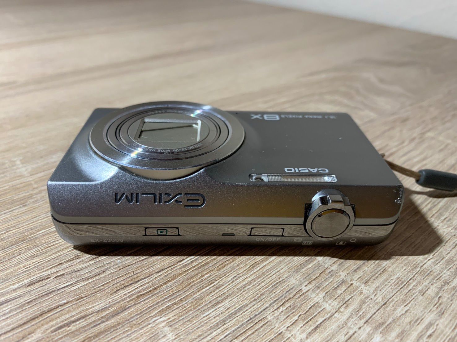 0554 Casio EXILIM EX-Z3000 シルバー デジカメ 動作確認済み 【宅 
