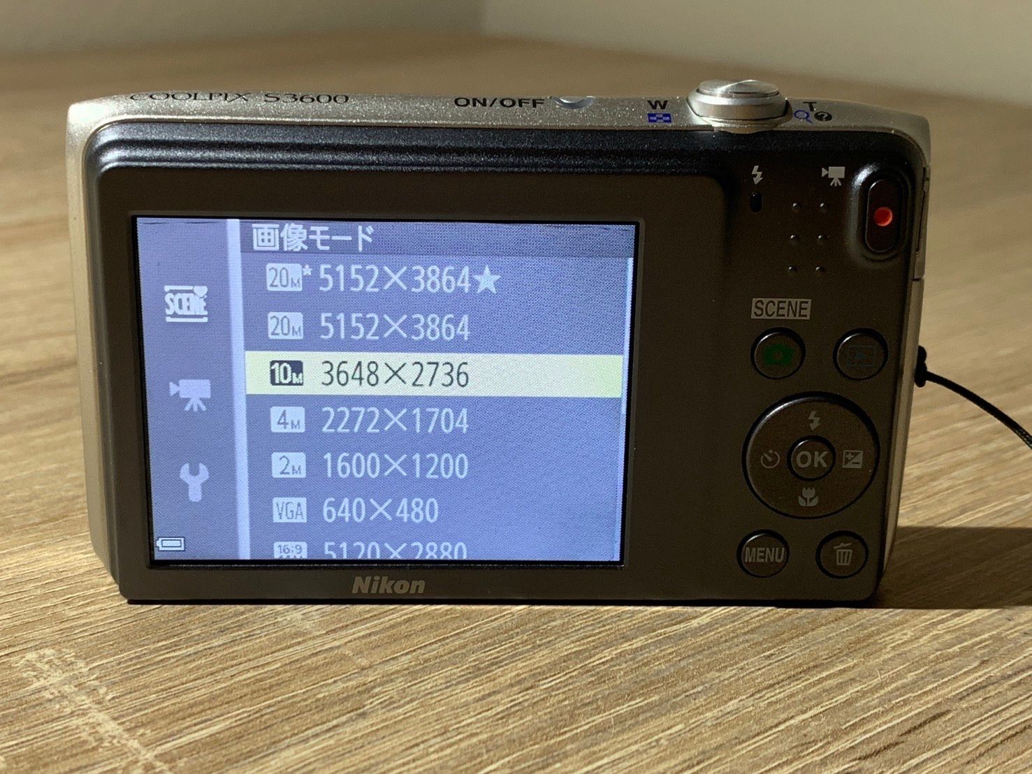 0581 Nikon COOLPIX S3600 シルバー デジカメ 動作確認済み 美品 【宅
