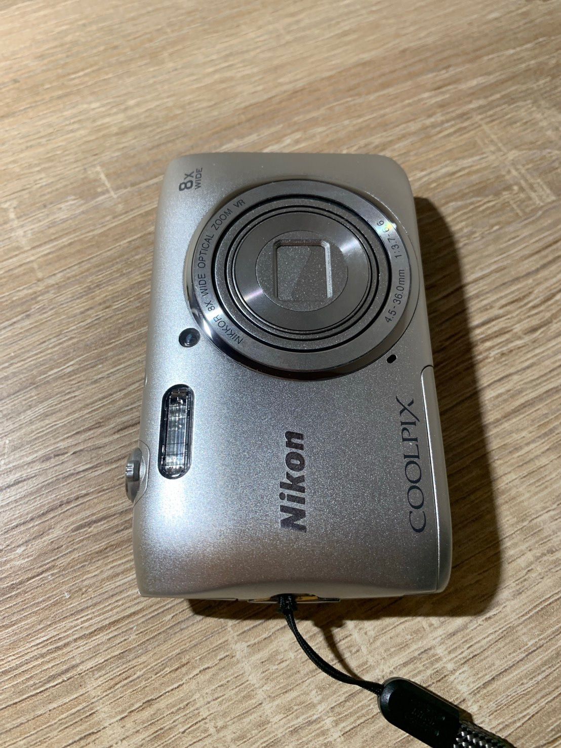 0581 Nikon COOLPIX S3600 シルバー デジカメ 動作確認済み 美品 【宅
