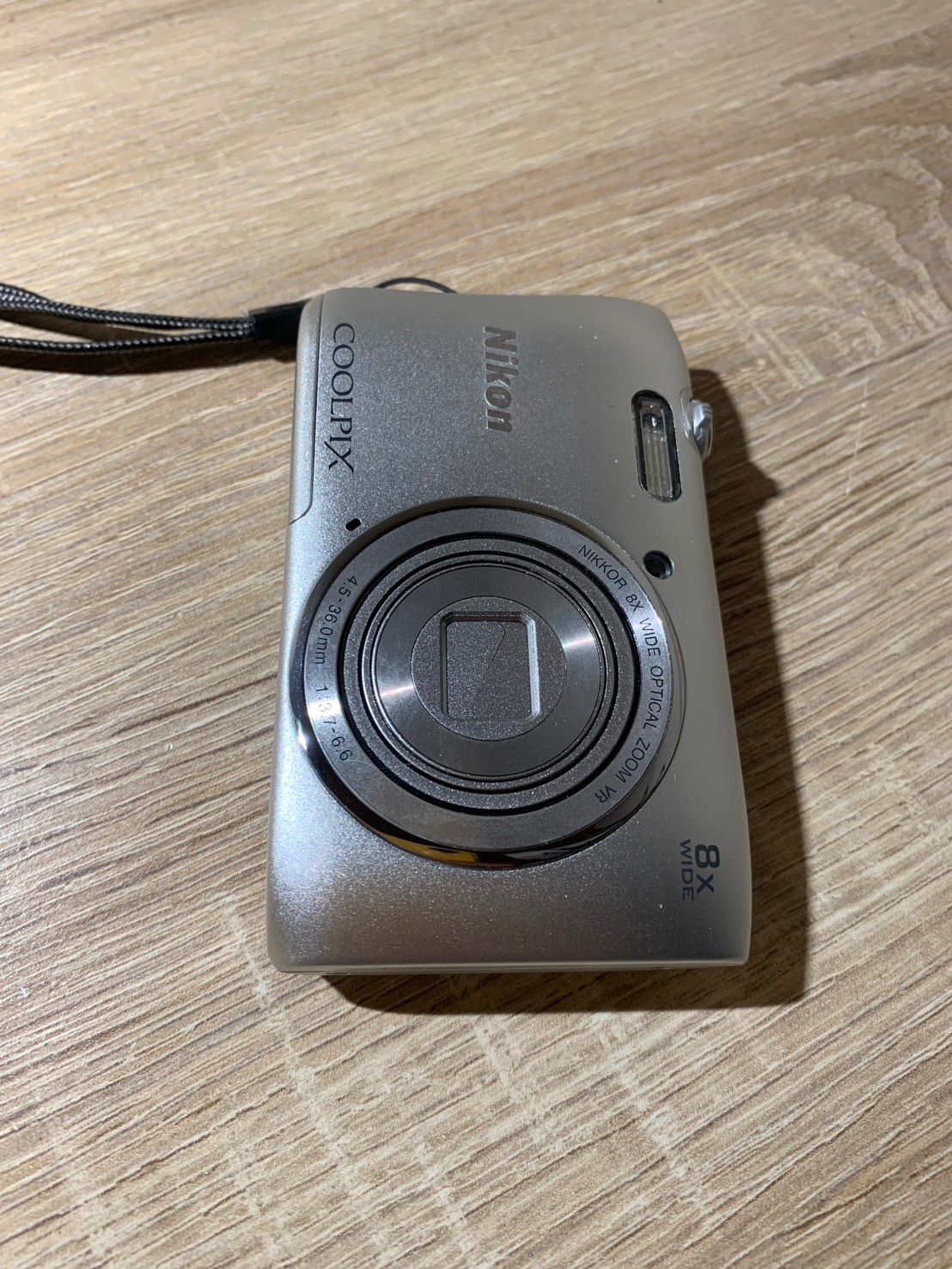 0581 Nikon COOLPIX S3600 シルバー デジカメ 動作確認済み 美品 【宅