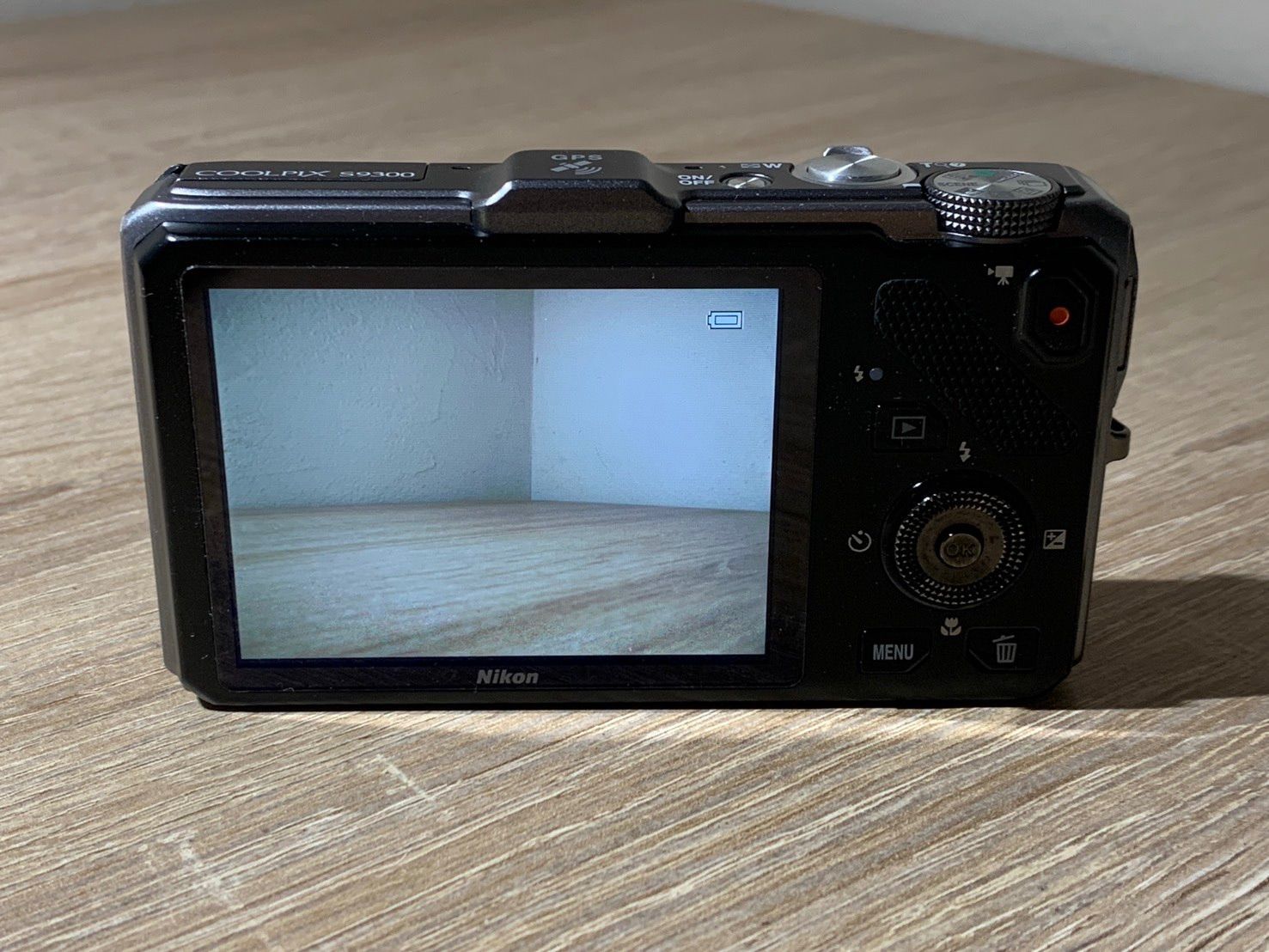 0258 Nikon COOLPIX S9300 シルバー デジカメ 【宅】 - メルカリ