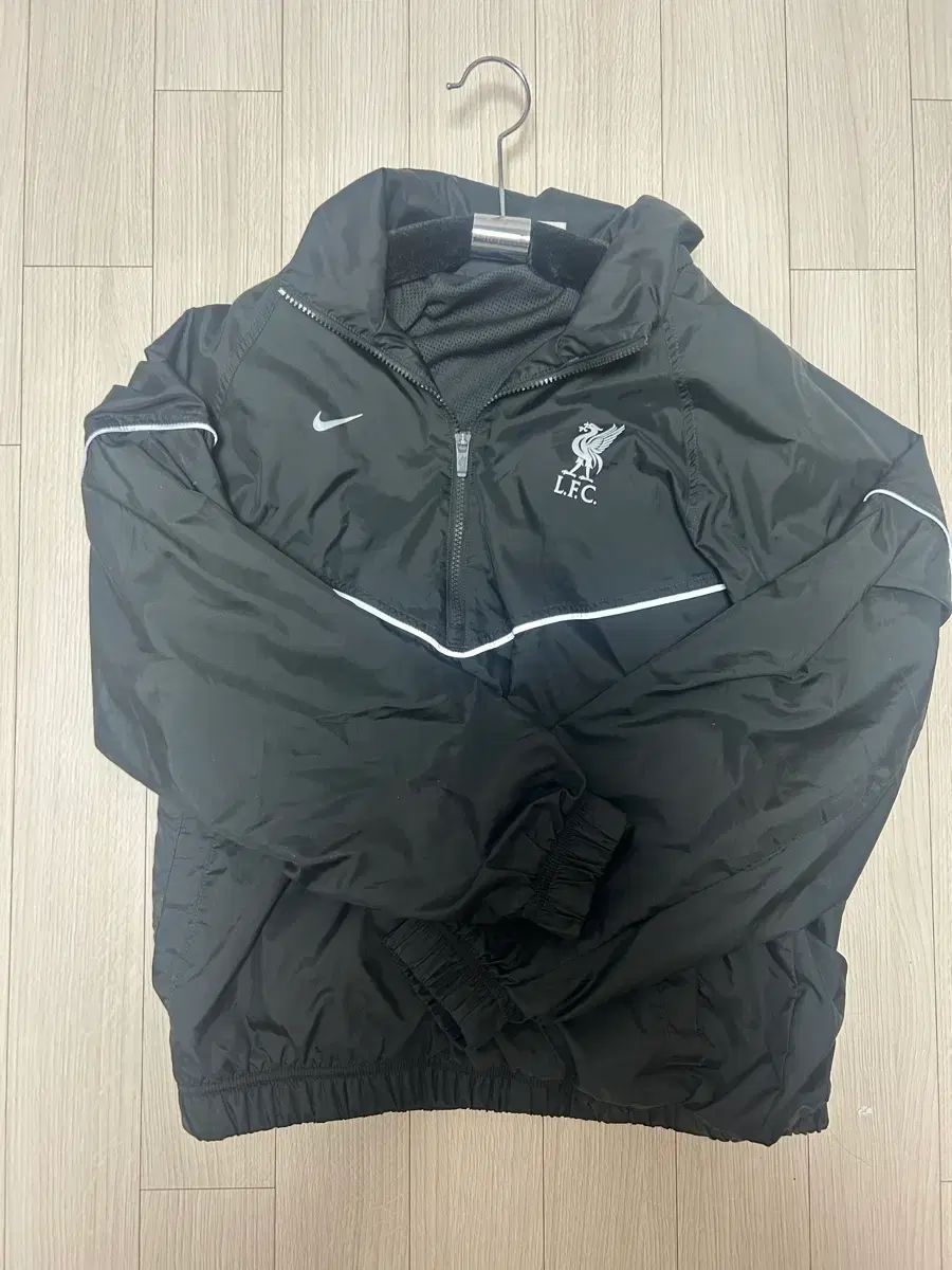 ナイキ リヴァプール Anorak（アノラック） ウィンドブレーカー