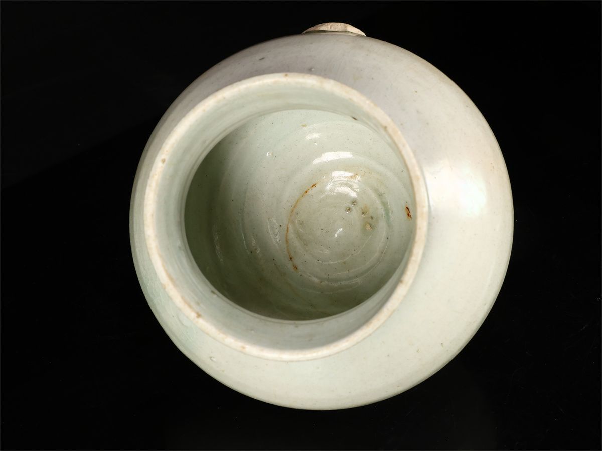 【李朝時代】 青磁 壷／箱付 時代の窯傷あり！CQ122