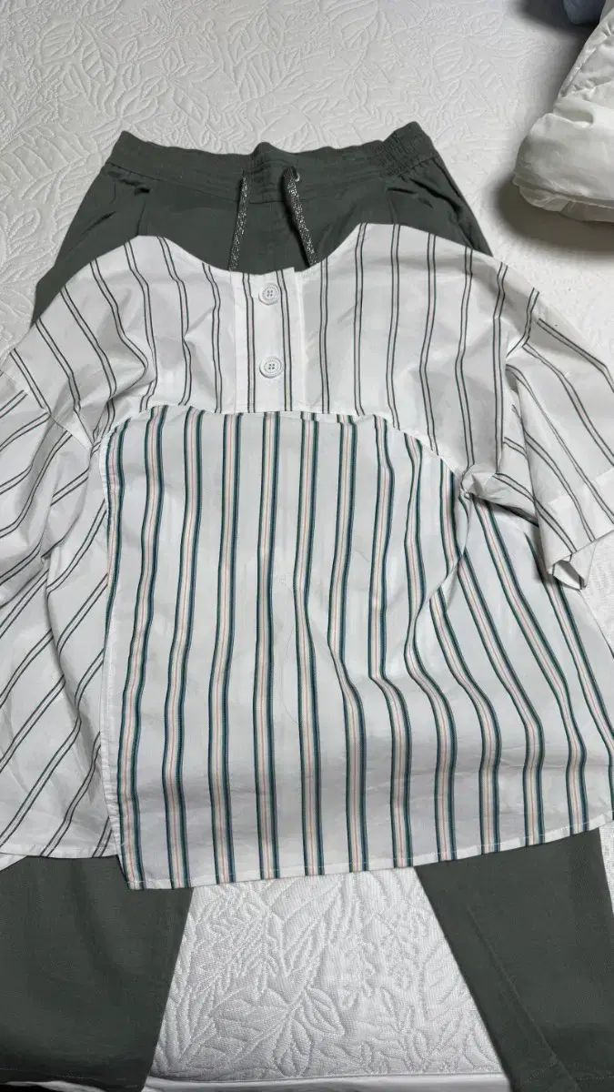 JUCY JUDY ストライプ 半袖 ブラウス + カーキ色 ズボン セット