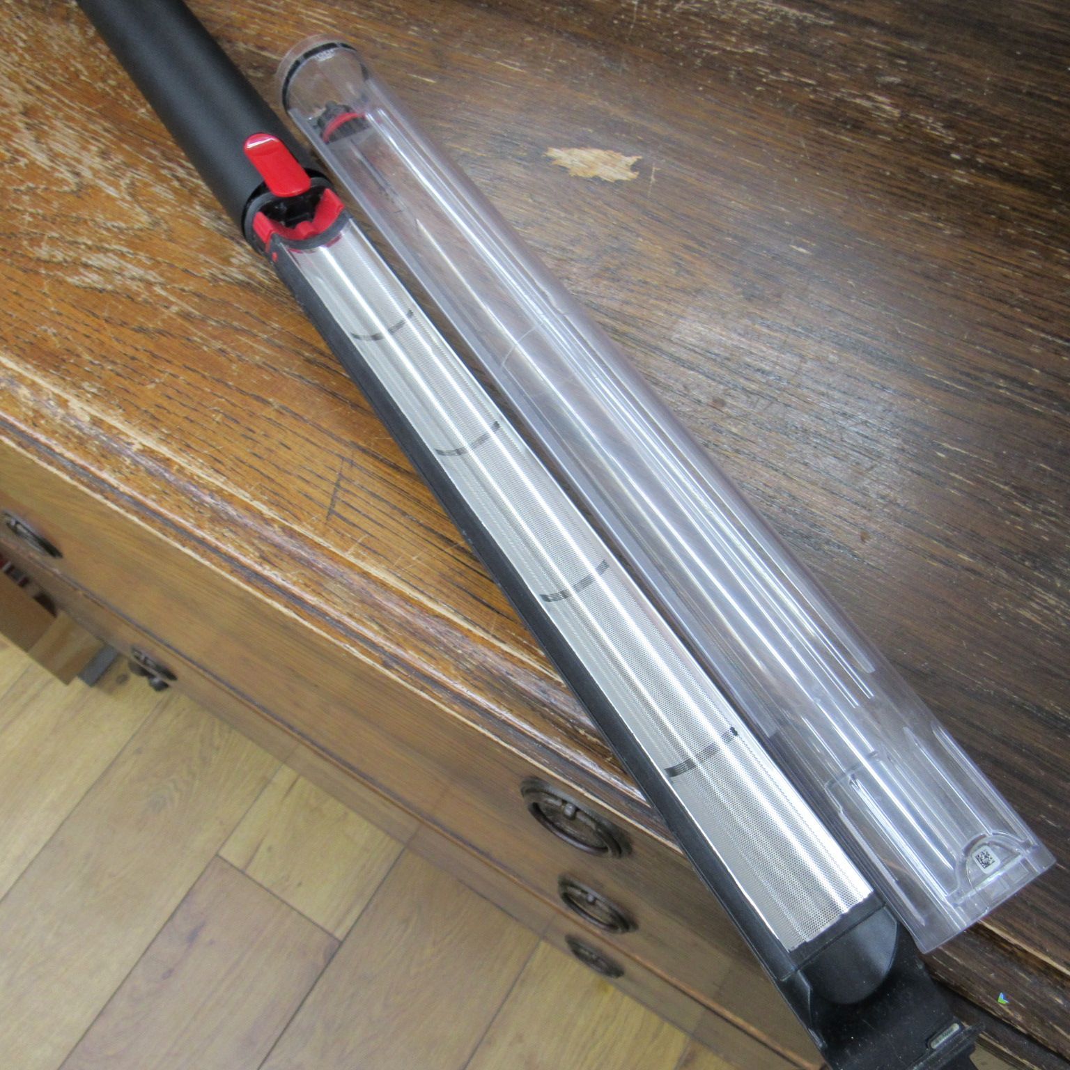 Dyson PencilVac Fluffycones SV50 ダイソン ペンシルバック コードレス スティッククリーナー エキスパート藤沢辻堂店 Dyson PencilVac Fluffycones SV50 ダイソン ペンシルバック コードレス スティッククリーナー エキスパート藤沢辻堂店