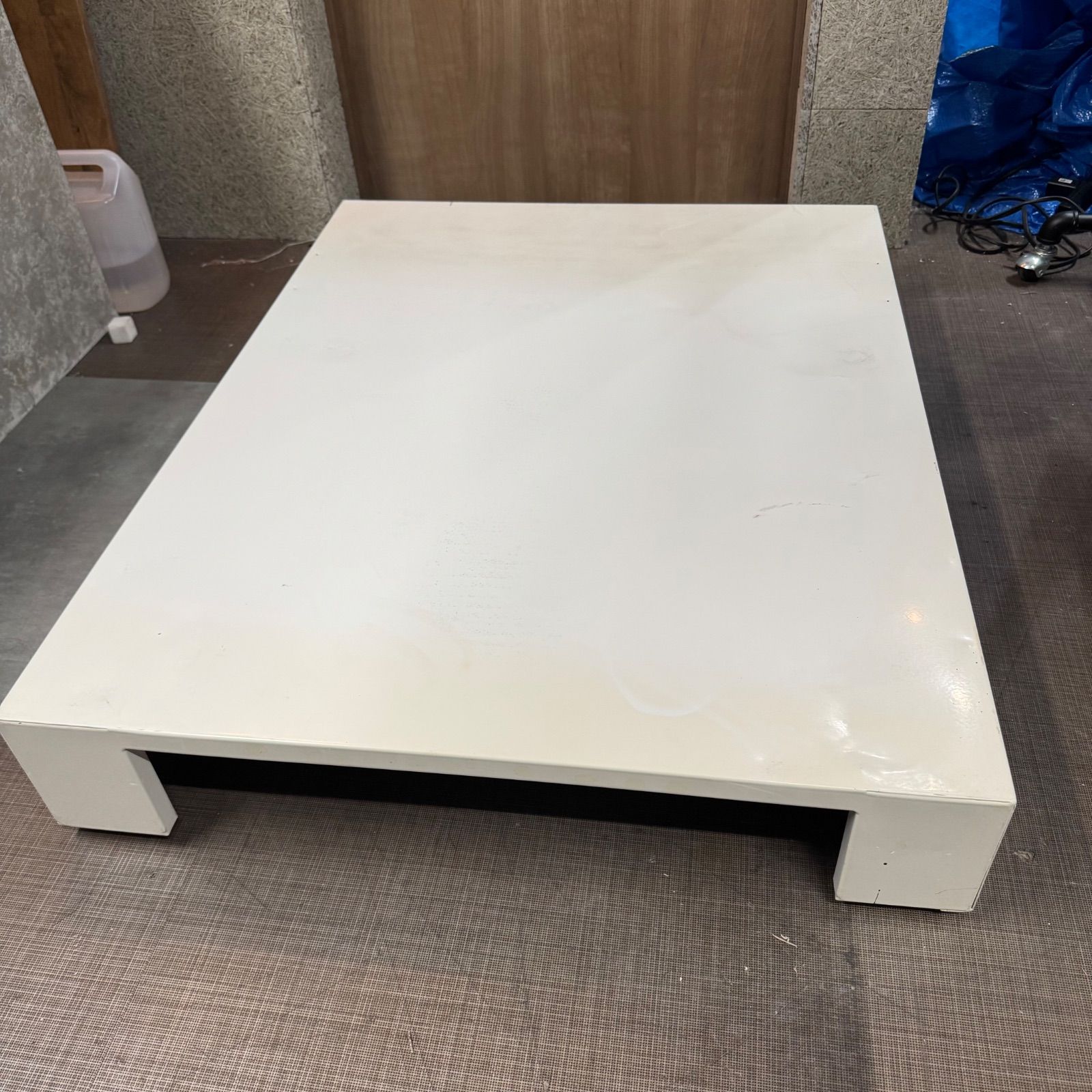 【中古】ビューティガレージ　リクライニングチェア　ステージ　ホワイト　スチール　サロンにどうぞ☆