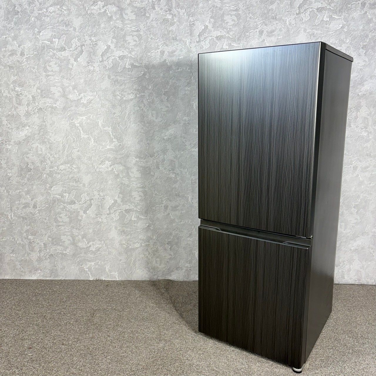 2024年製】 美品 AQUA アクア 黒木目 冷凍冷蔵庫 AQR-20E3 200L - メルカリ