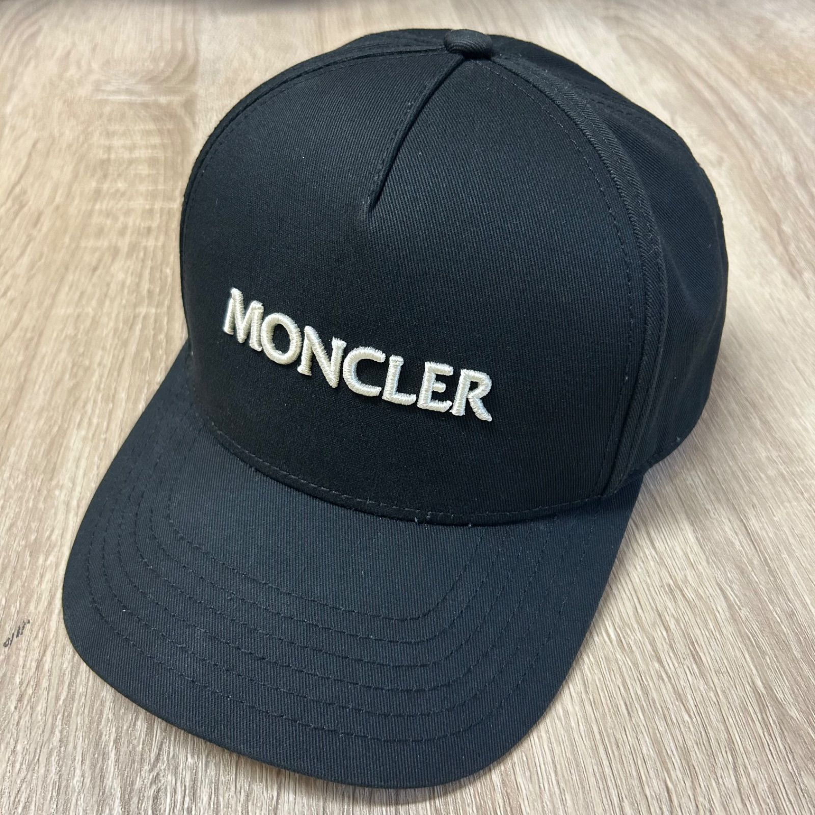 新作】【美品】 MONCLER モンクレール刺繍ロゴ ベースボールキャップ