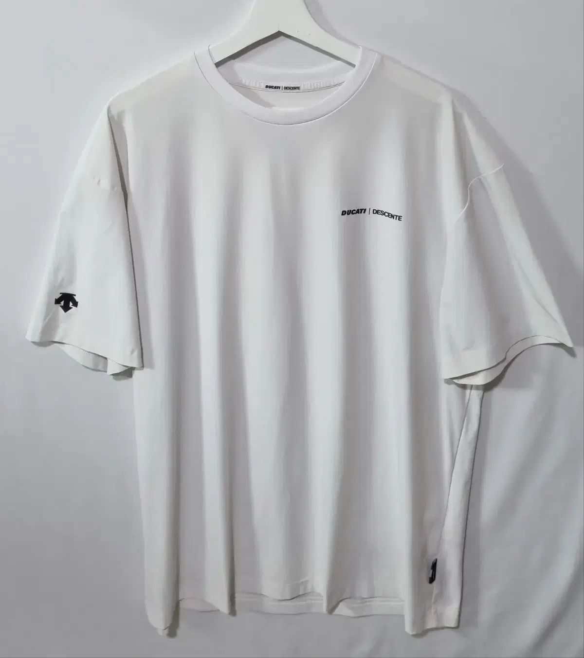 L (100) デサント X ドゥカティ 白 ナイロン 半袖Tシャツ