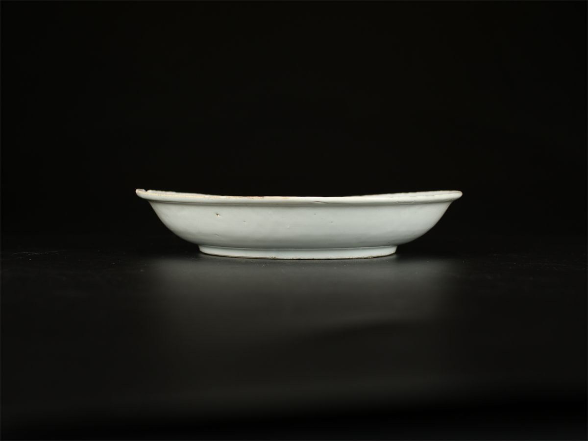 唐物 明代景徳鎮製 青花草花文 皿箱付 時代の小ホツあり S！CP848