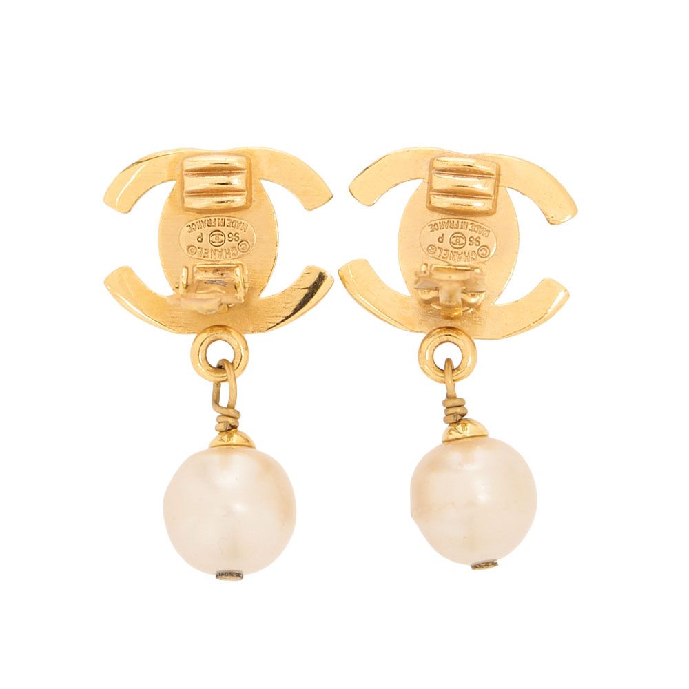 CHANEL シャネル　イヤリング　ココマーク　96P　GP ×フェイクパール　ゴールド（ゴールドメッキ）　イヤリング　 レディースバッグ　ハイブランド【中古】【送料無料】