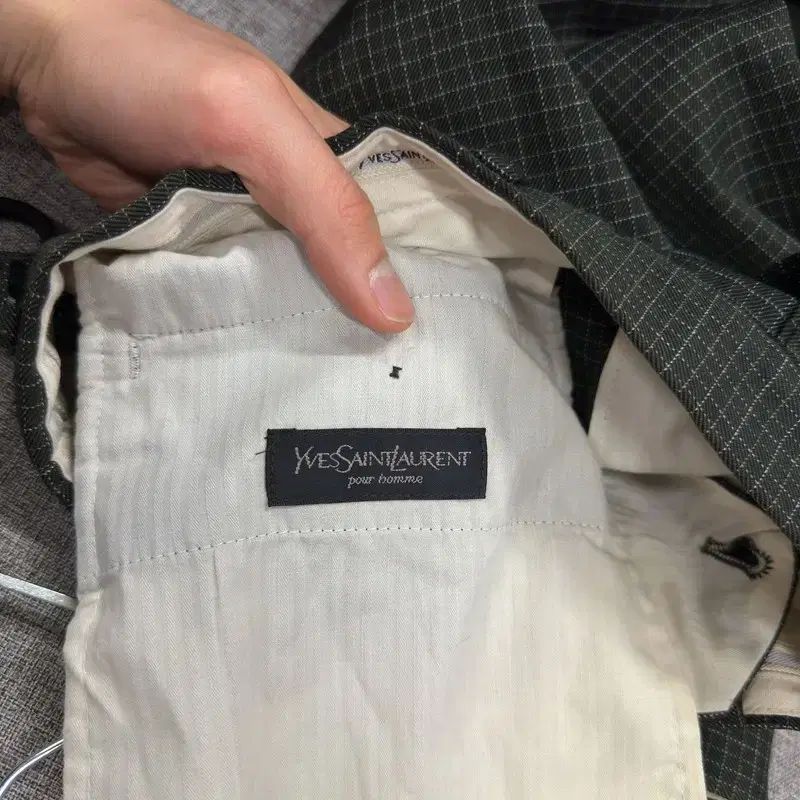 イヴ・サンローラン YVES SAINT LAURENT CHECK スラックス ズボン 31インチ D01532 イヴ・サンローラン YVES SAINT LAURENT CHECK スラックス ズボン 31インチ D01532