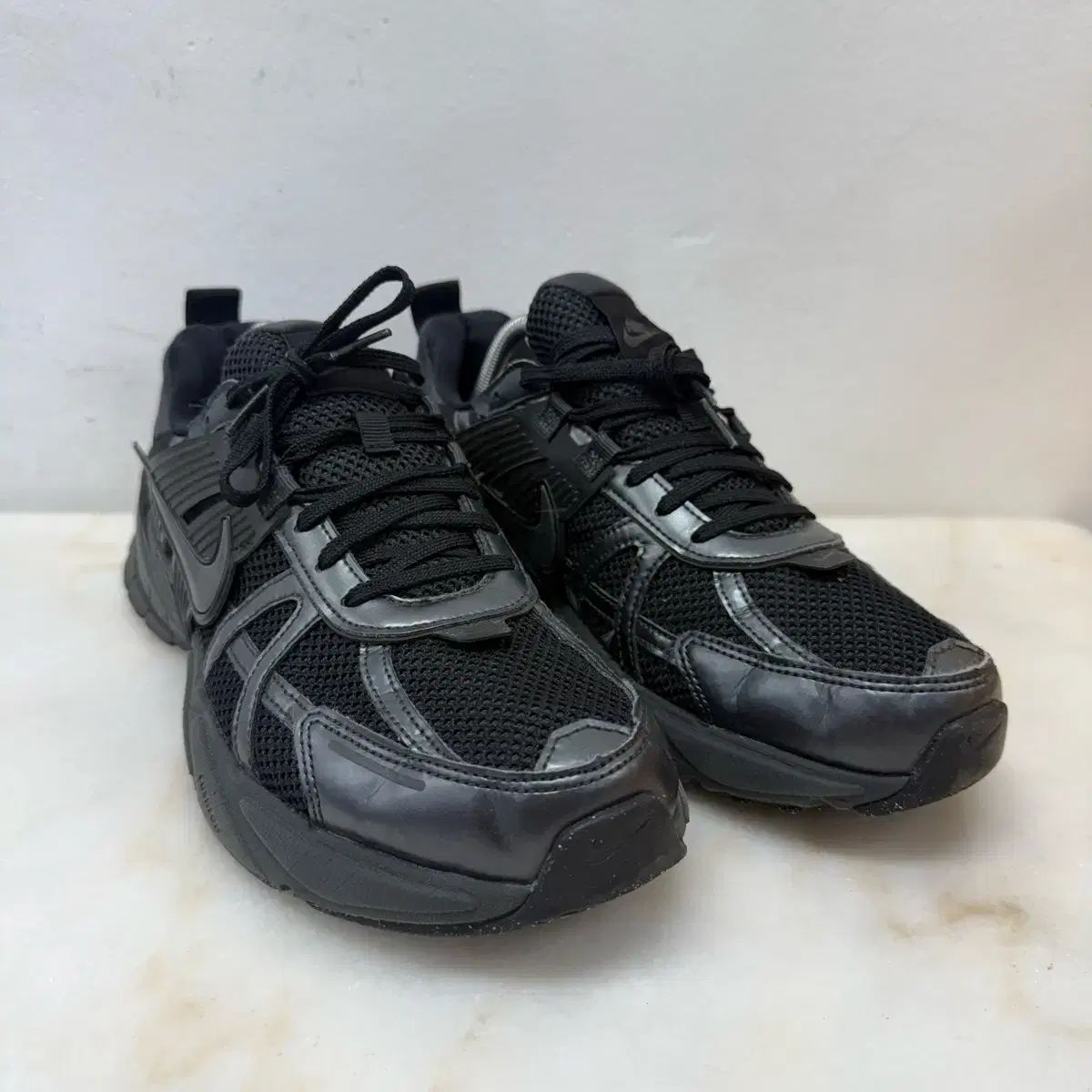 (290)NIKE スニーカー V2K RUN ブラック