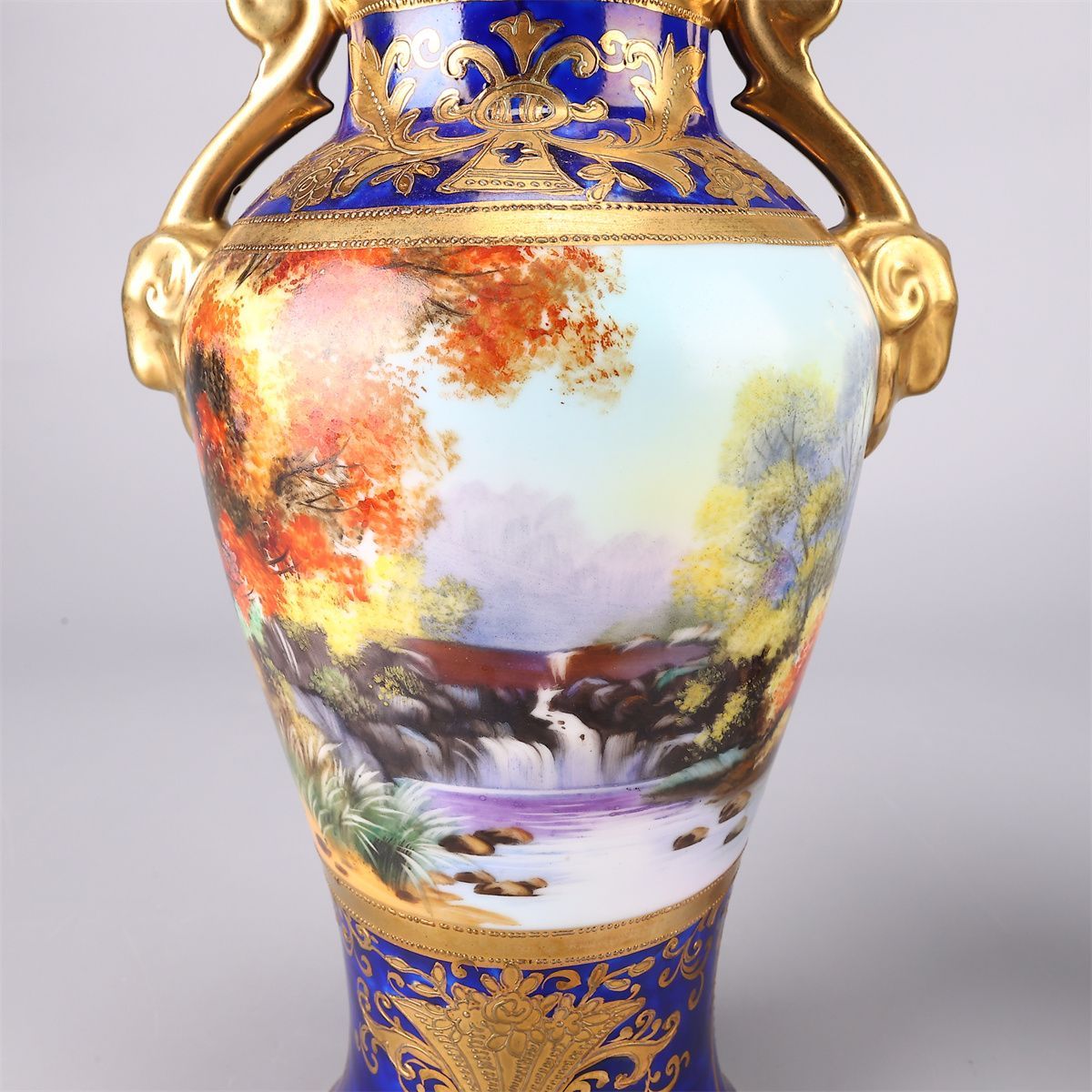 1940  ノリタケ/スタジオコレクション瑠璃金彩 花瓶 キラキラ光る金盛―オールドノリタケの花瓶を見る―｜横山美術館