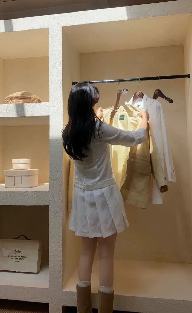 ザ・バーネット White Provence Pleated Shirt Dress