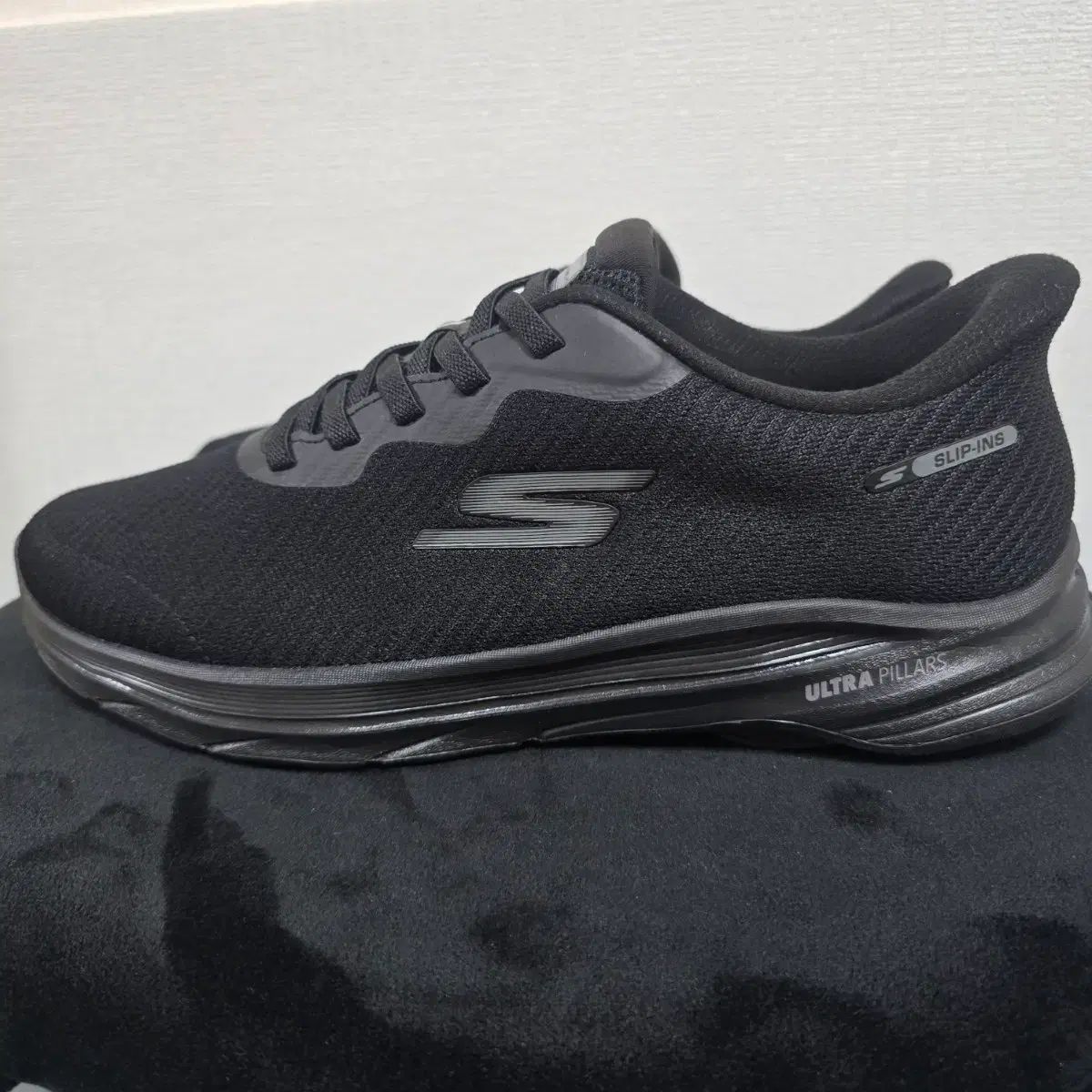 SKECHERS スケッチャーズ スリップインズ オールブラック スニーカー 7,662円