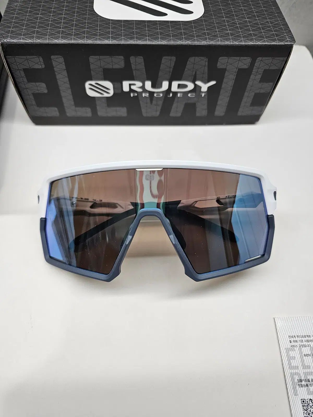正規品/新品 VALENTINO RUDY リー サングラス ケリー オⁿ 自転車 サングラス