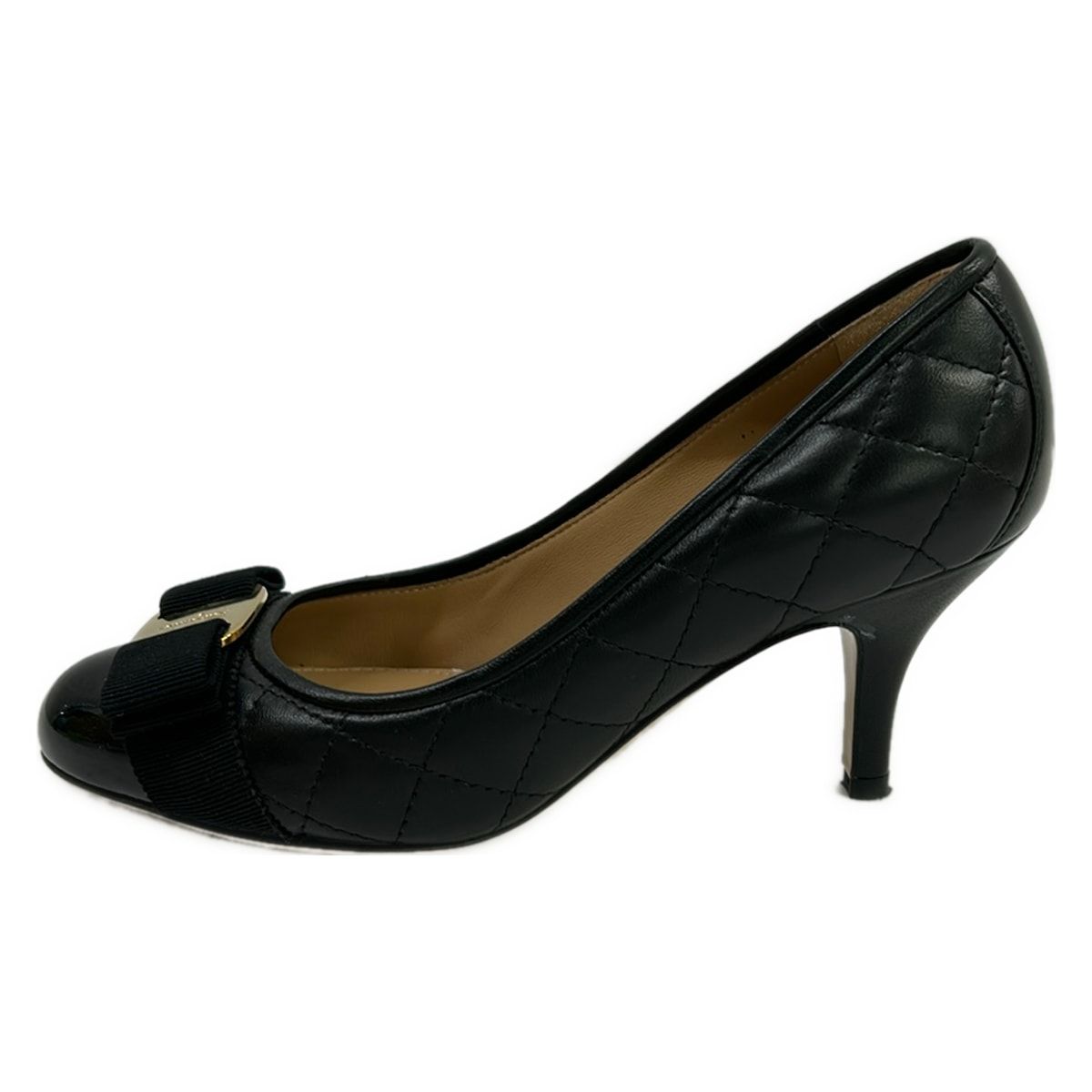 FERRAGAMO/SalvatoreFerragamo(サルバトーレフェラガモ) パンプス 3 1/2D レディース - 黒 キルティング/ヴァラ レザー