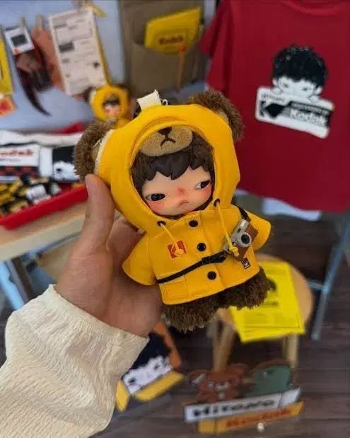 POP MART（ポップマート） HIRONO（ヒロノ） x KODAK（コダック） レインコート クマのぬいぐるみ キーホルダー