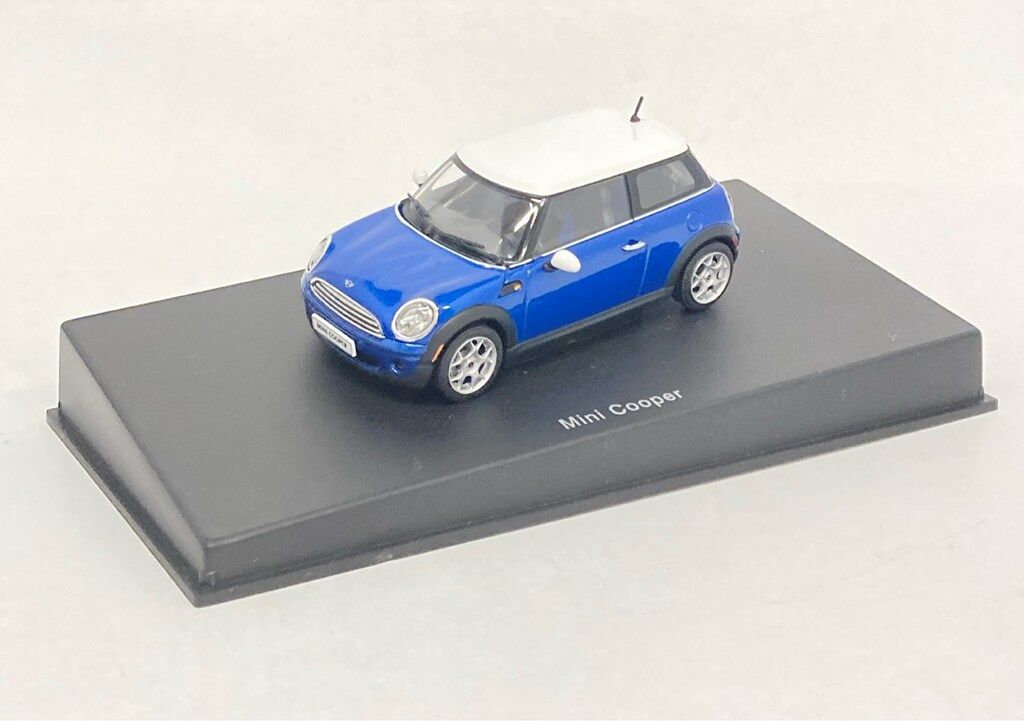 AUTOart 1/43AUTOart MINI COOPER 2006(Lightning Blue Met/White Roof) 55002 4,136円
