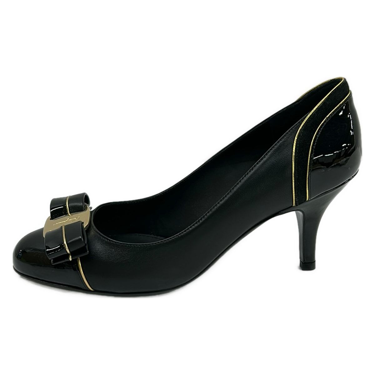 FERRAGAMO/SalvatoreFerragamo(サルバトーレフェラガモ) パンプス 3 1/2D レディース - 黒×ゴールド ヴァラ レザー