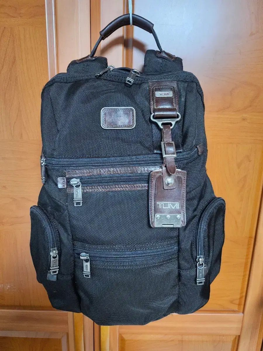 TUMI トゥミ ブラック バックパック バッグ