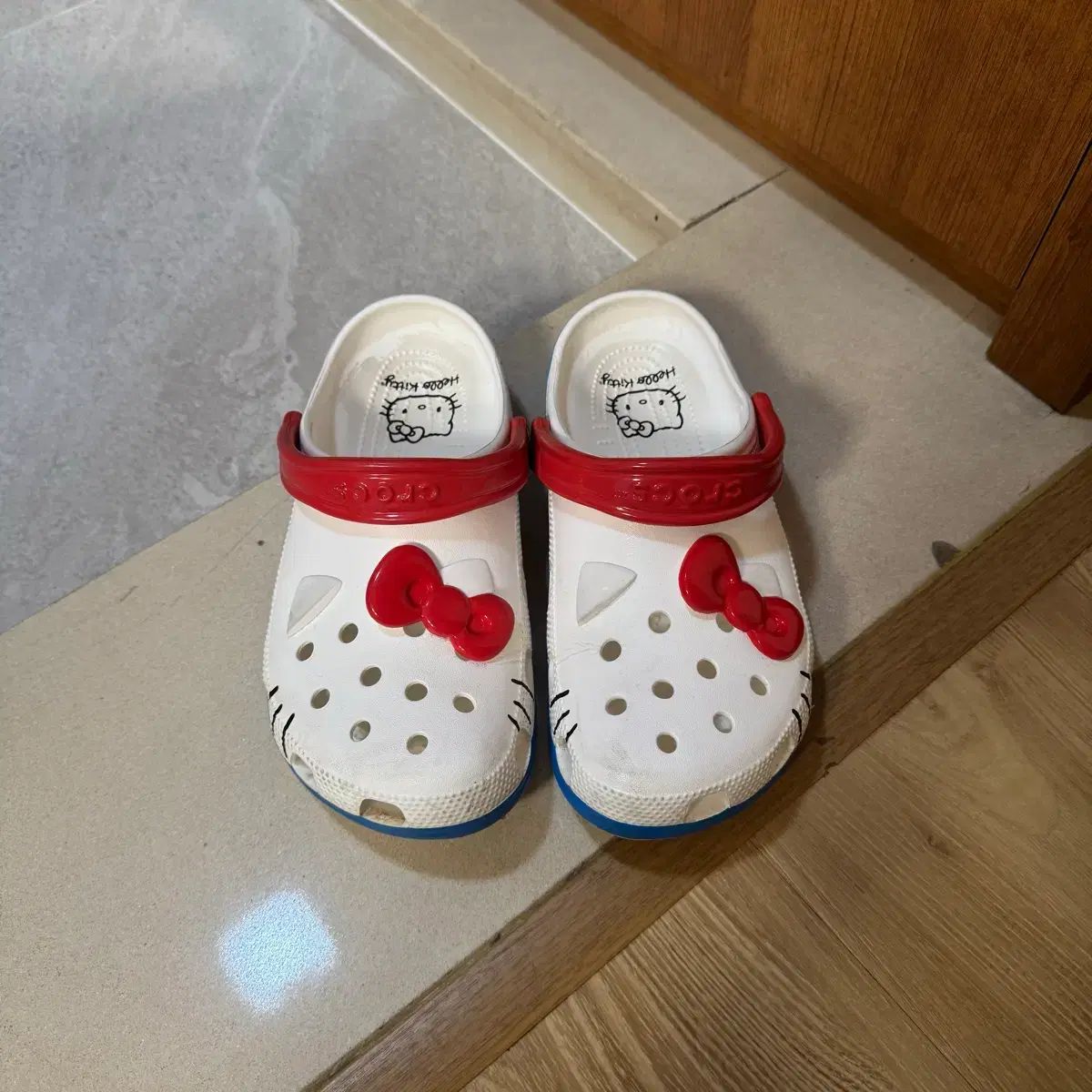 クロックス ハローキティ 正規品