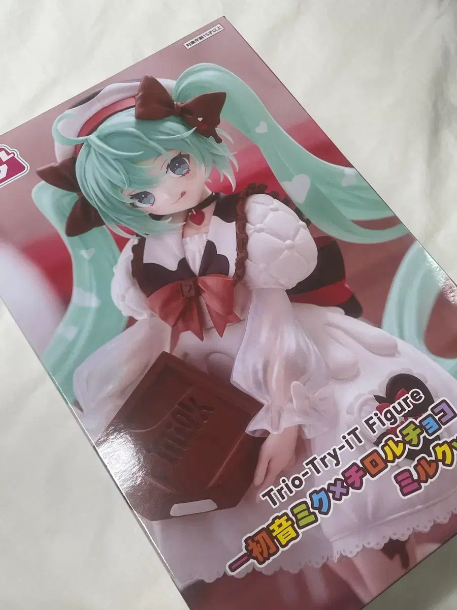 初音ミク x チロル チョコレート フィギュア Tシャツ チロル 開封のみ