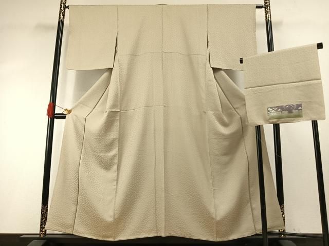 平和屋着物●上質な色無地 万雄彩 絞り 花尽くし地紋 練色 反端付き 正絹 逸品 AABI1441fy