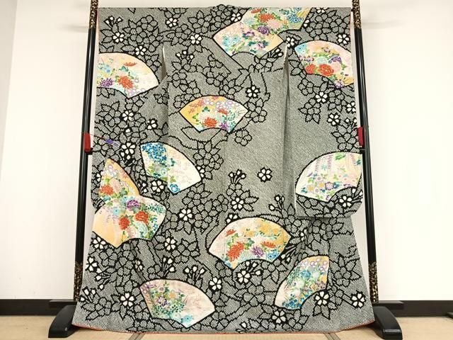 平和屋着物●豪華振袖 駒刺繍 絞り 地紙草花文 黒地 金彩 ロング丈 正絹 逸品 AABI0004cs
