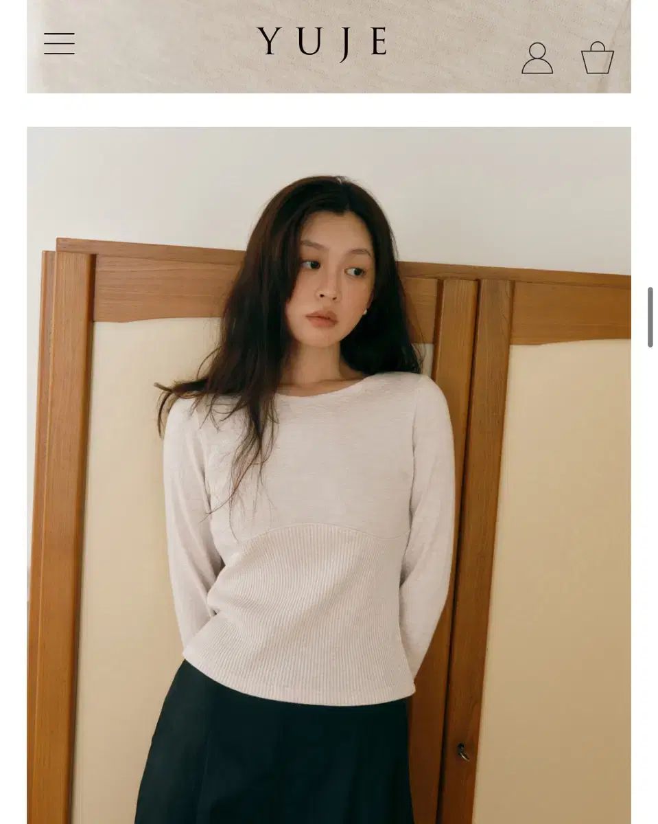 Uリー 밸리 トップス (belly top) 出品