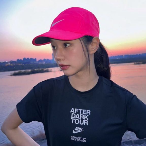 新品) NIKE ナイキ ドライフィット フライ スウッシュキャップ cap ランニング 帽子 ボランテ 圧倒
