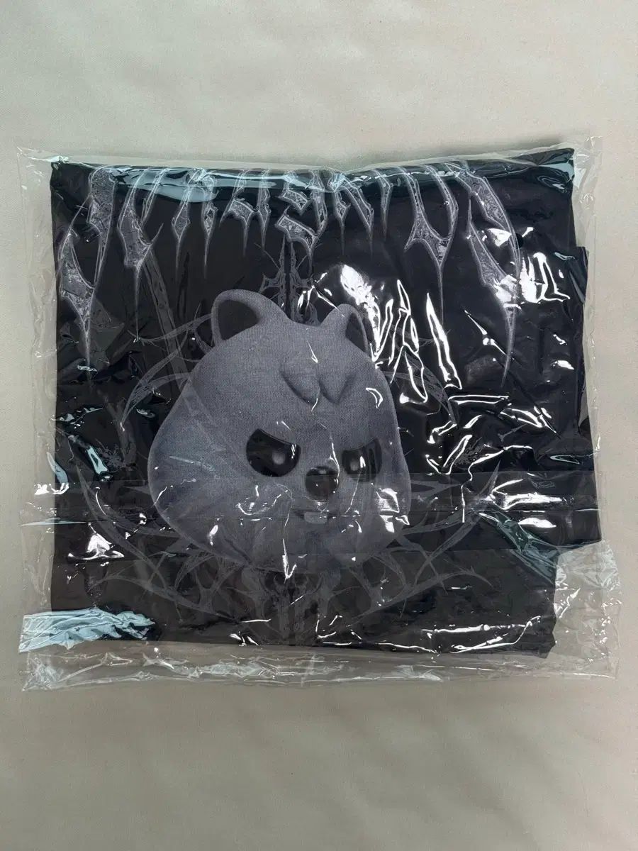 Stray Kids (ストレイキッズ・スキズ・SKZ) スキズ SKZOO HAN QUOKKA ドミネイト Tシャツ