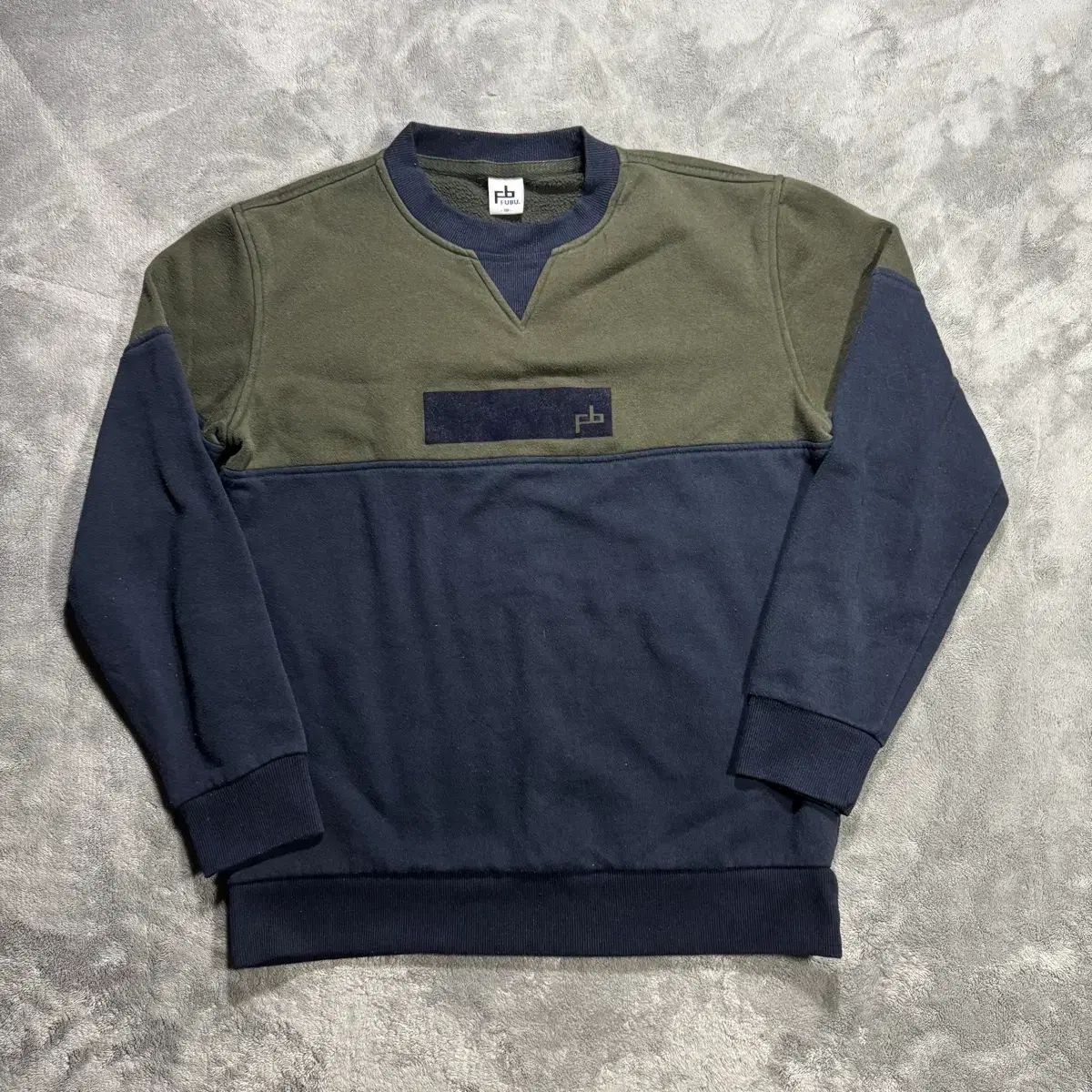FUBU ネイビー カーキ ボックスロゴ スウェット 4,371円