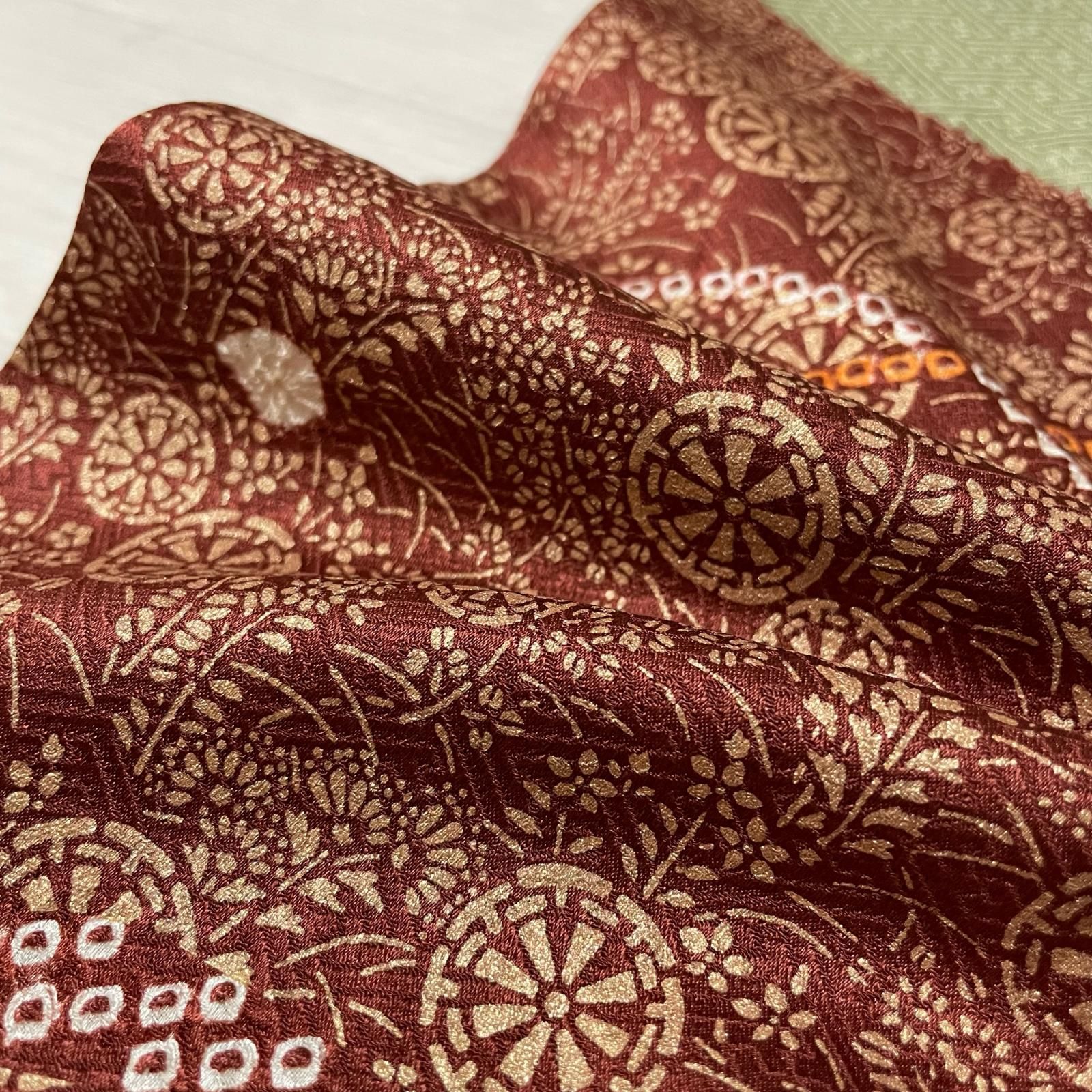 汕頭刺繍 蘇州刺繍 付下げ 絞り 金彩 紗綾形地紋 着物 正絹 X-1715