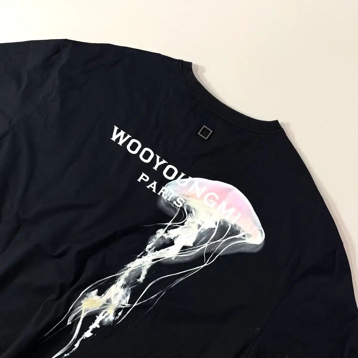 54/当日出荷 ウーヨンミ(WOOYOUNGMI) ゼリーフィッシュ バックロゴ 半袖