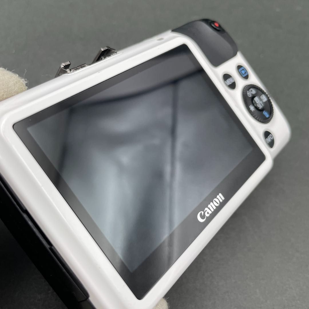 Canon EOS M ホワイト白 ボディ本体のみ キヤノンEF-Mマウント ミラー