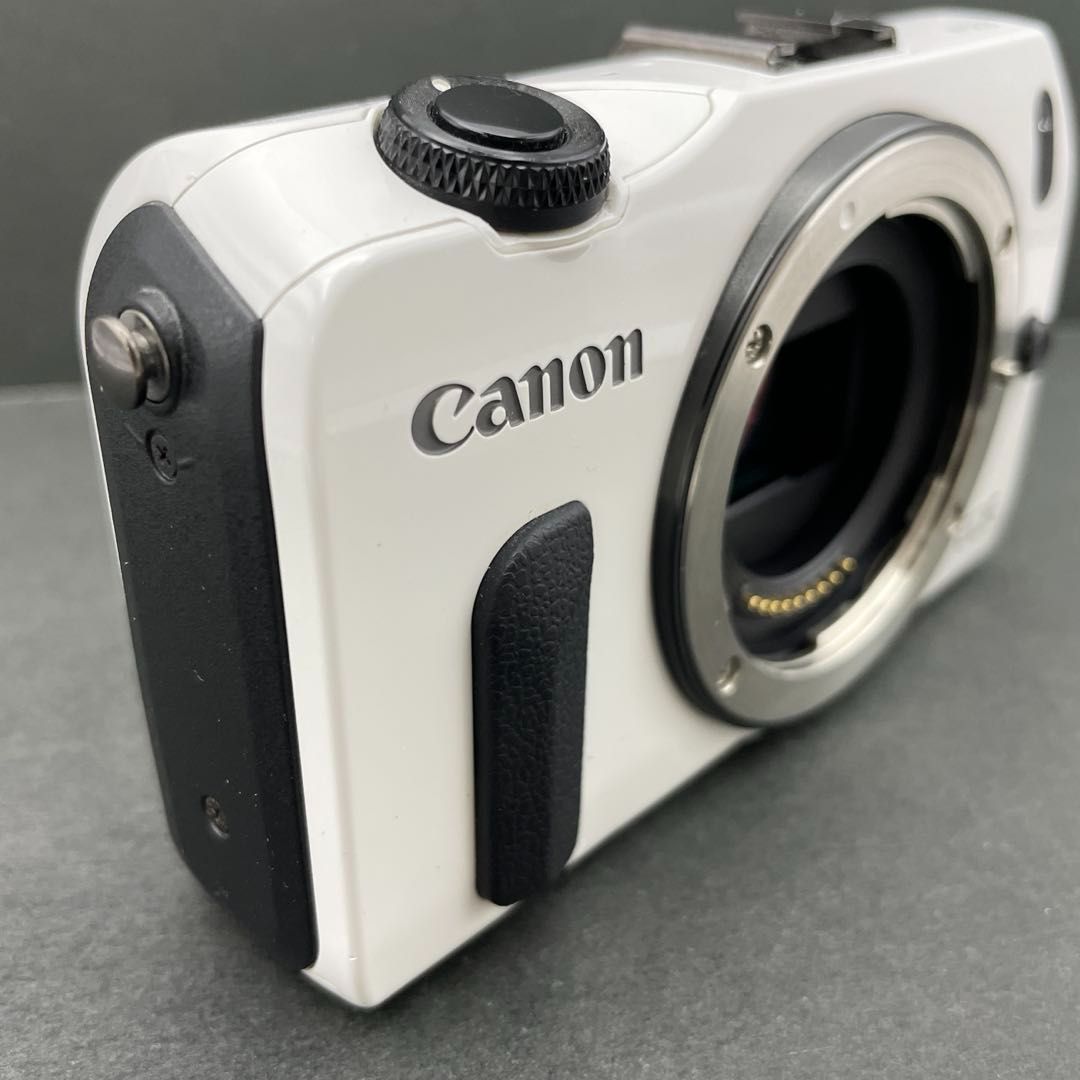 Canon EOS M デジタルカメラジャンク Canon EOS M ホワイト白 ボディ本体のみ キヤノンEF-Mマウント ミラー