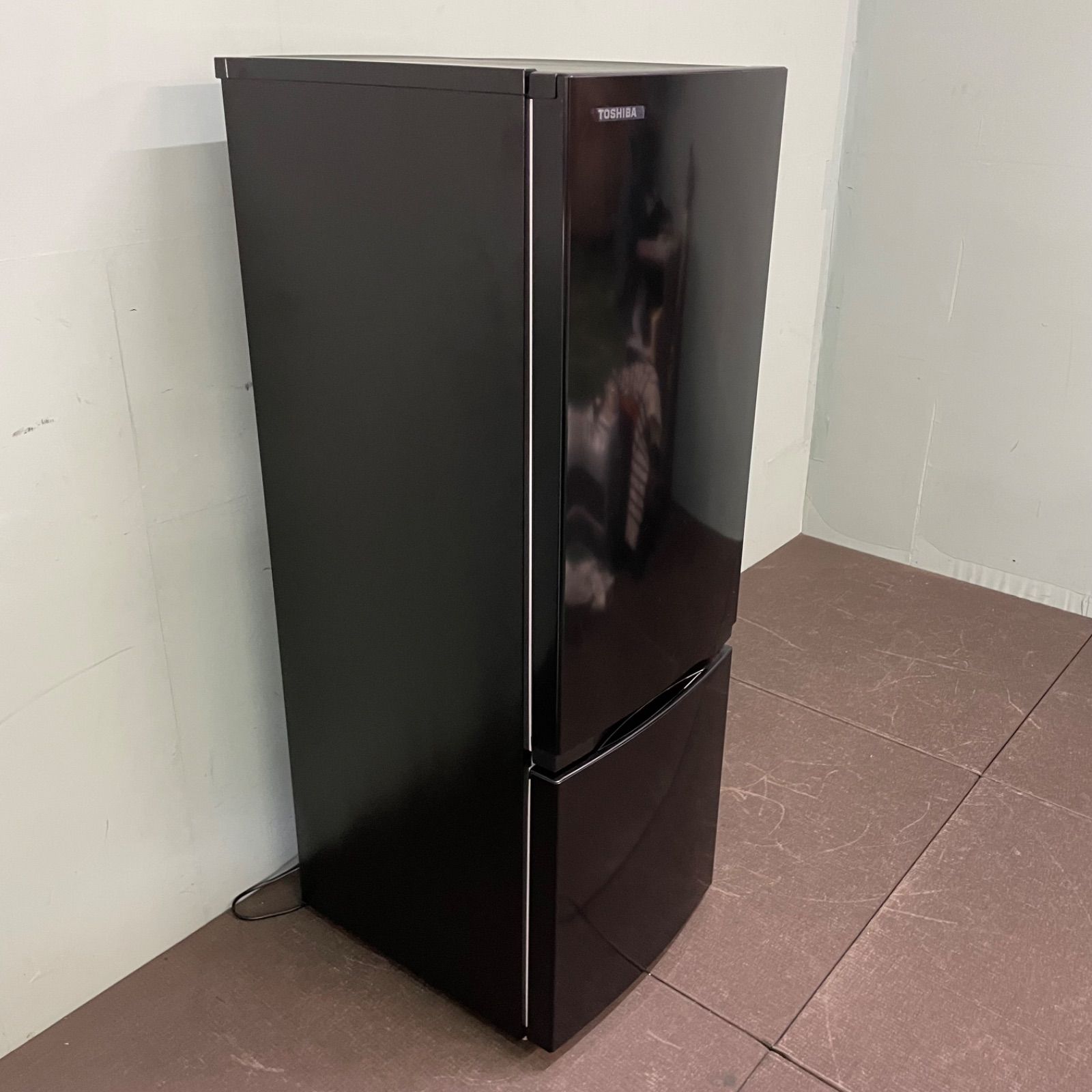 ♭ TOSHIBA ノンフロン冷凍冷蔵庫 GR-T17BS(K) 170L 2024年製
