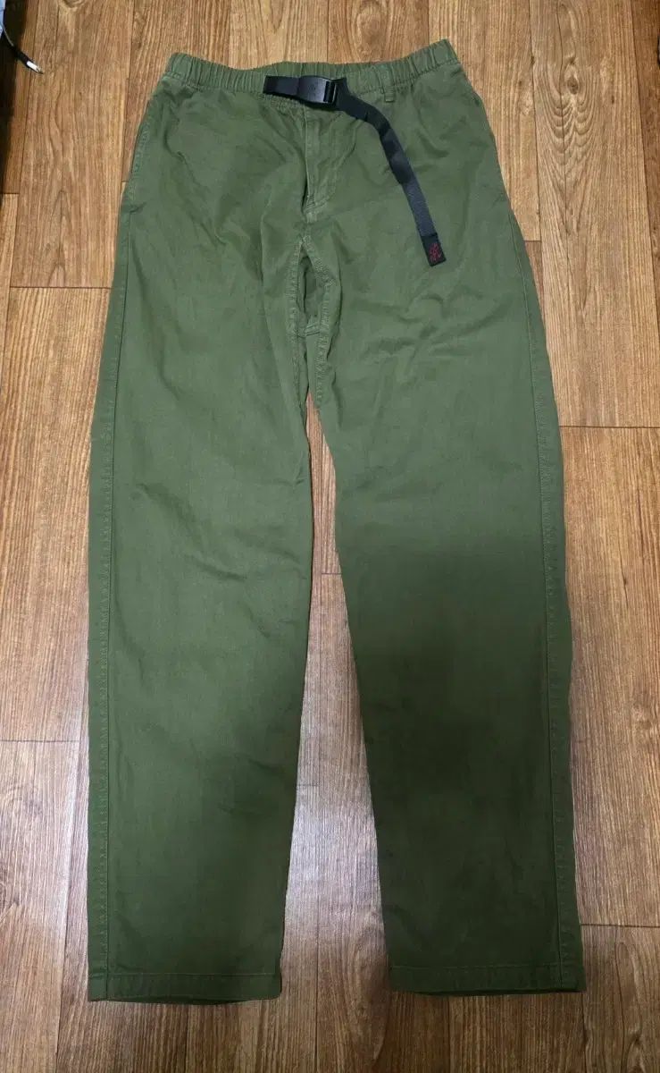 グラミチ カーキ色 ベルト付き コットン パンツ