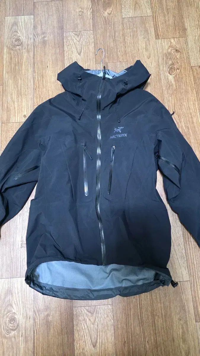 ARC'TERYX アークテリクス ブラック ウィンドブレーカー ジャケット 65,013円