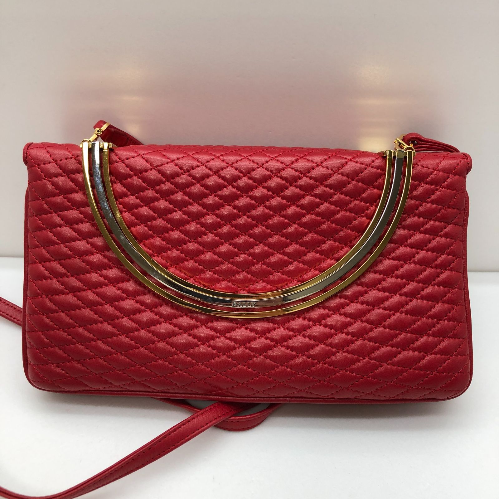 BALLY レザー ショルダーバッグ レッド 赤 バリー SGAW26-1659 - メルカリ
