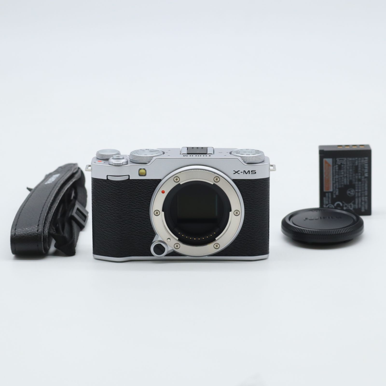 【ショット数382】FUJIFILM X-M5 ボディ シルバー｜APS-C ミラーレス一眼｜軽量コンパクト・高画質 富士フイルムXマウント【中古】